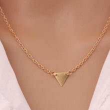 Load image into Gallery viewer, European and American jewelry leaf clavicle chain brand temperament personality fashion simple circle bar Necklace woman