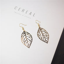 Load image into Gallery viewer, European and American jewelry leaf clavicle chain brand temperament personality fashion simple circle bar Necklace woman